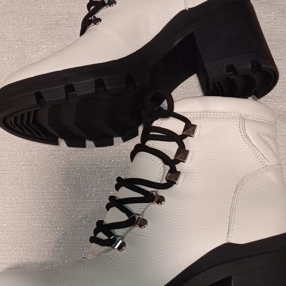 Marc Fisher Black White pebbled leather chunky block heel fashion boots 7.5 size - Picture 4 of 7